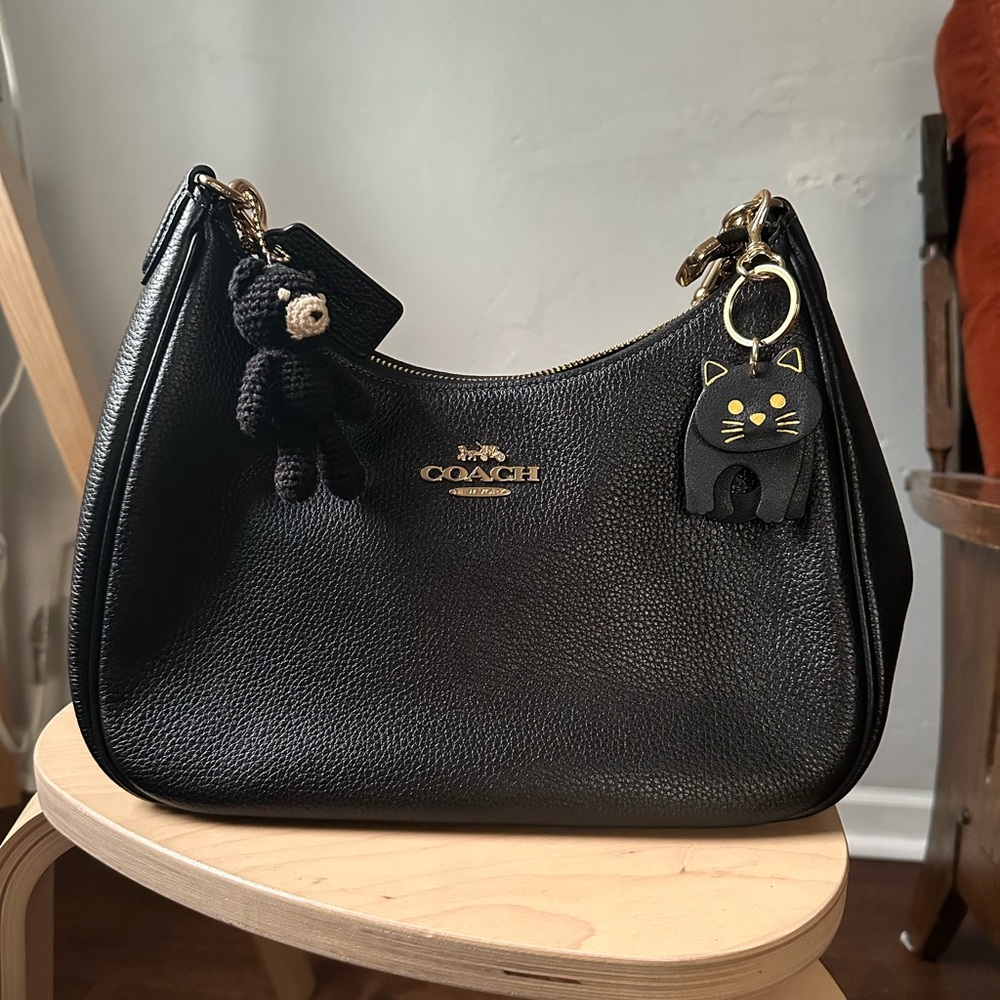 Coach Teri Hobo